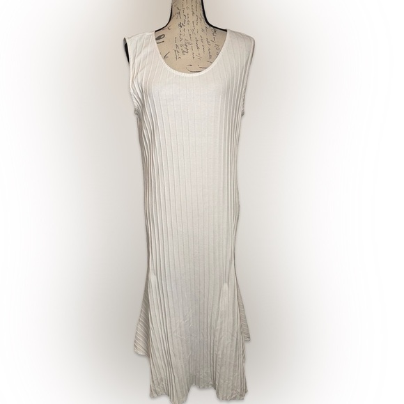 Fenini Dress - Picture 4 of 8